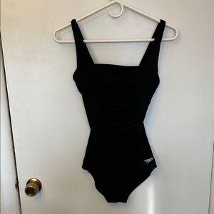 Speedo Women’s Swimsuit Black Size 6